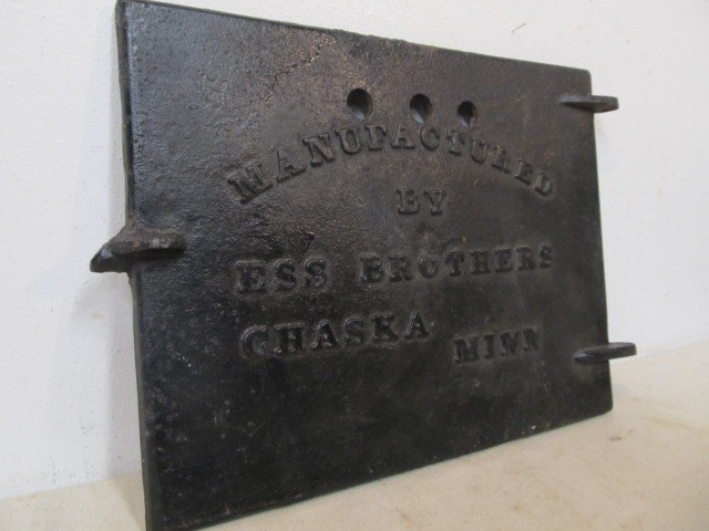 lot 171 image: Antique Cast Iron ESS BROTHERS StoveFurnace Door - Chaska