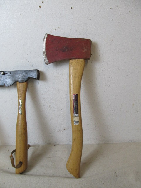 lot 202 image: Group of 4 Vintage Hatchets