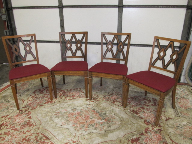 lot 212 image: Set of 4 Mid Century BERNHARDT Dining Chairs