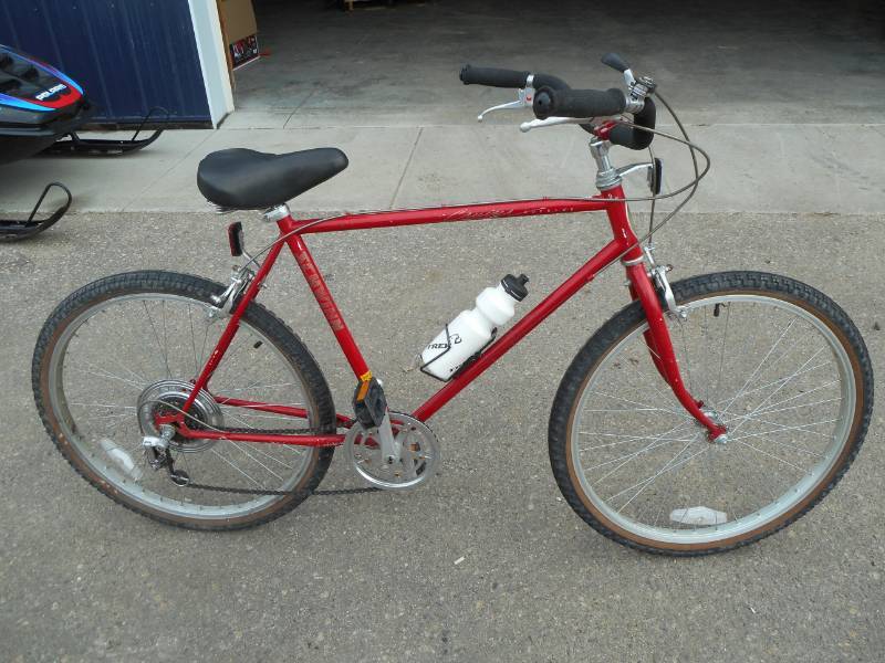 Mens Schwinn bike
