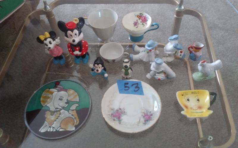 Glass Figurines & Other Collectibles