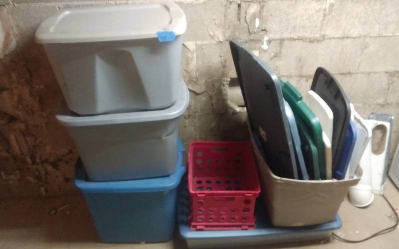 Assorted Totes & Lids