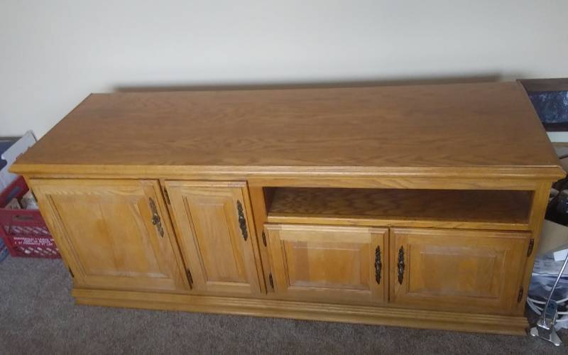 Oak Entertainment Stand 65x26x22