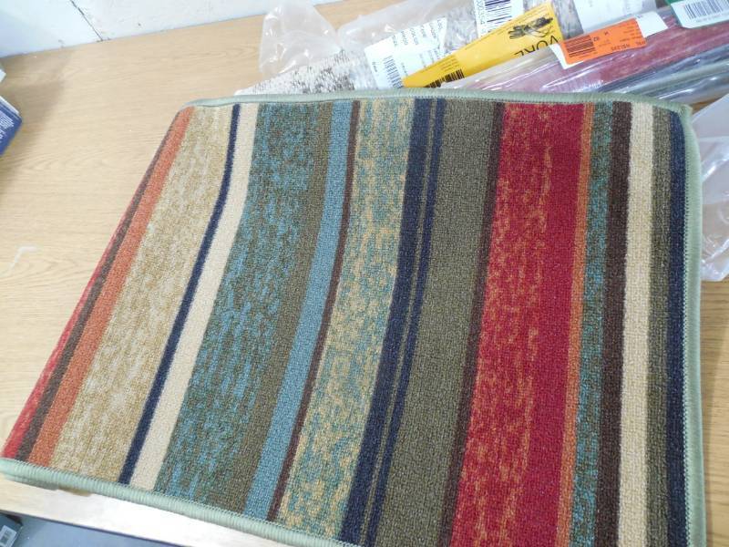 lot 92 image: MAXY HOME Hamam Collection Multi 1 ft. 6 in. x 2 ft. 7 in. Rubber Back Area Rug