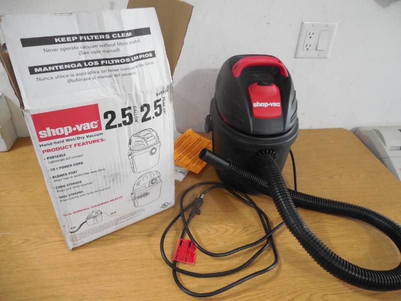 lot 51 image: Shop-Vac 2.5-Gallon 2.5-HP Handheld Shop Vacuum