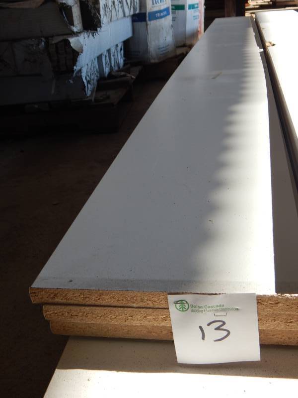 lot 13 image: 12 x 12 White Shelving