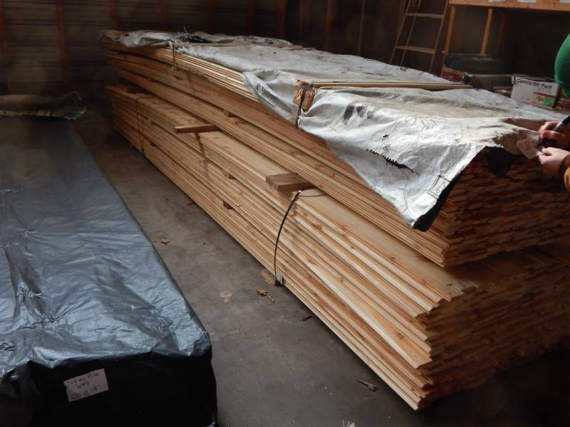 lot 50 image: 1x4 Pine Tongue & Groove Paneling
