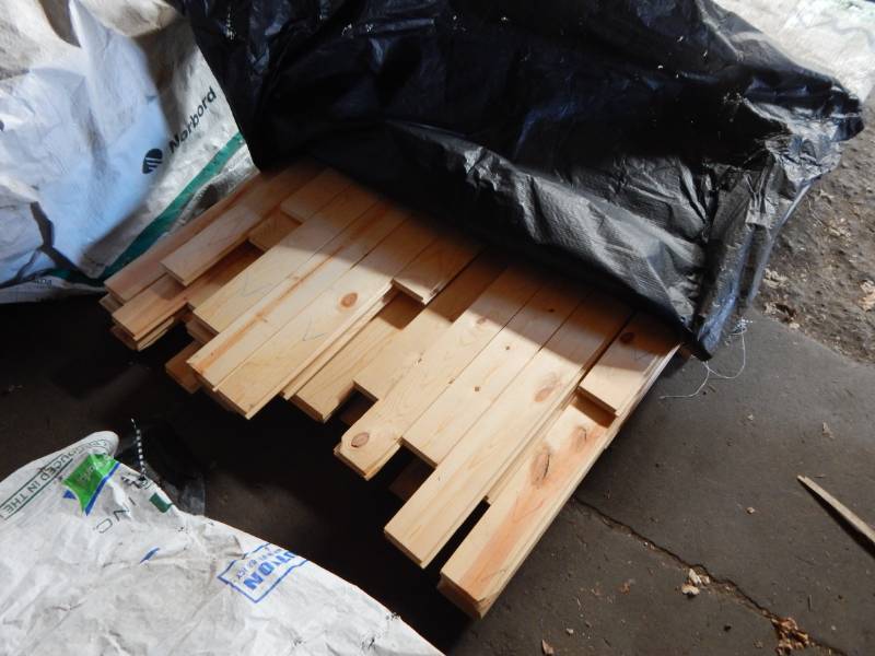 lot 76 image: 1x4 Pine Tongue & Groove Endmatched Paneling