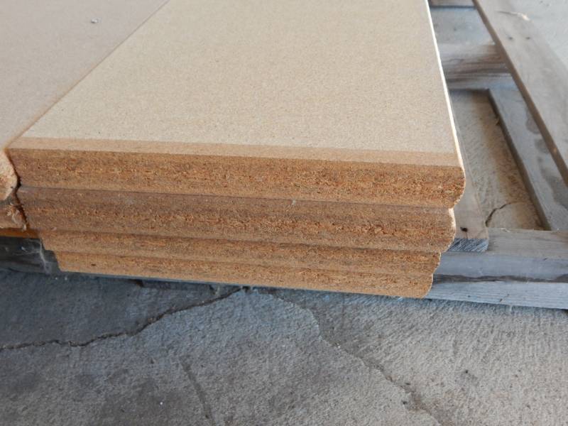 12 Particle Board Stair Tread Deerwood Lumber Liquidation Auction   8135410 