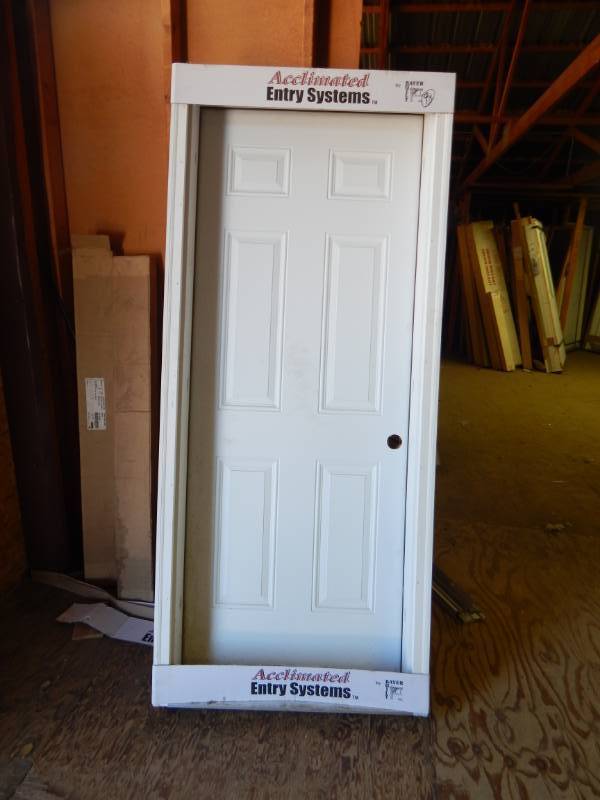 lot 98 image: 28 garage service door