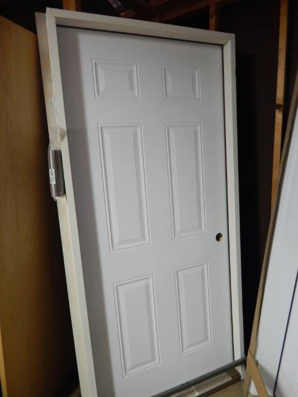 lot 103 image: 30 garage service door
