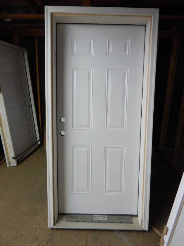 lot 105 image: 30 garage service door