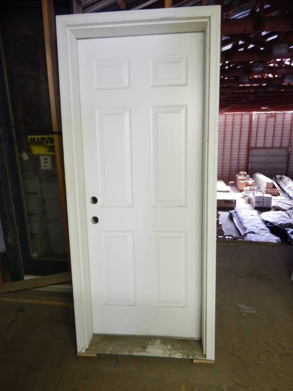lot 119 image: 28 garage service door