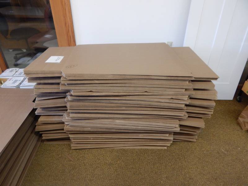 lot 122 image: 24 cardboard rafter shutes