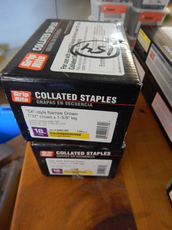 lot 154 image: 2 boxes Narrow Crown staples