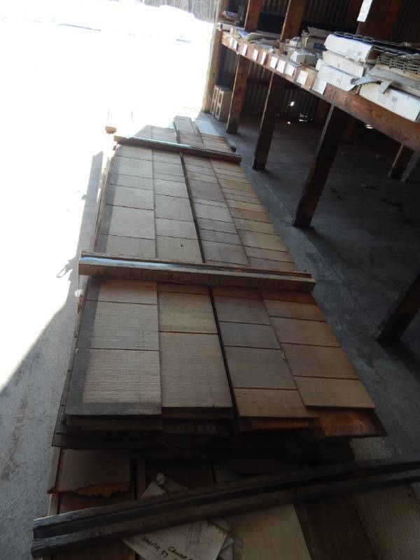 lot 197 image: 1 lot cedar shake panels