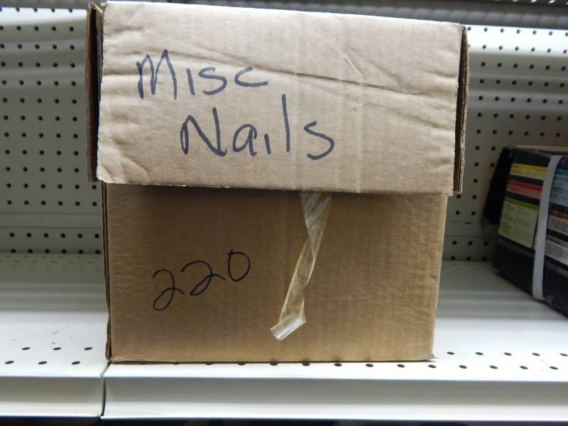 lot 220 image: 1 box miscellaneous nails