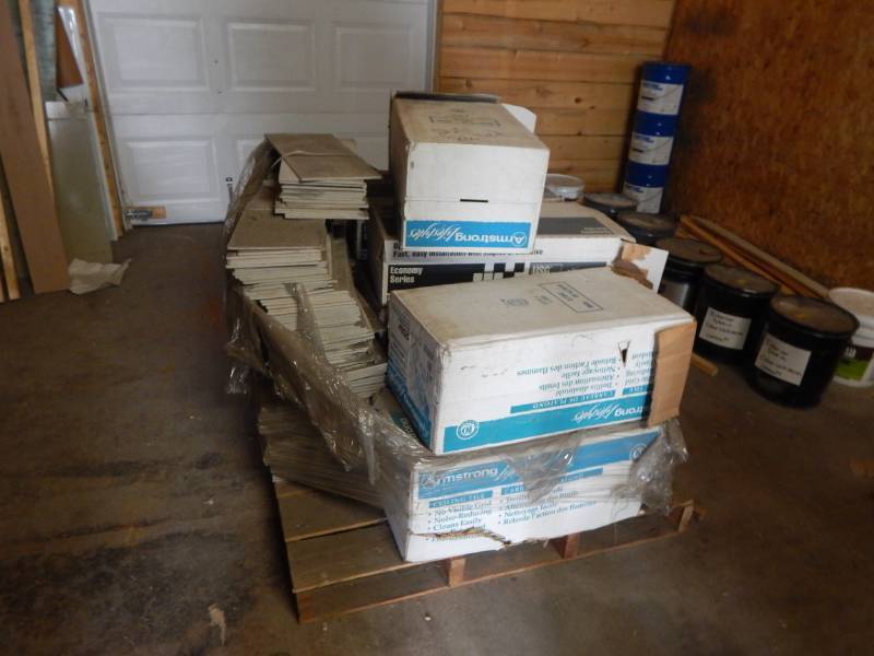 lot 227 image: Lot of ceiling tile