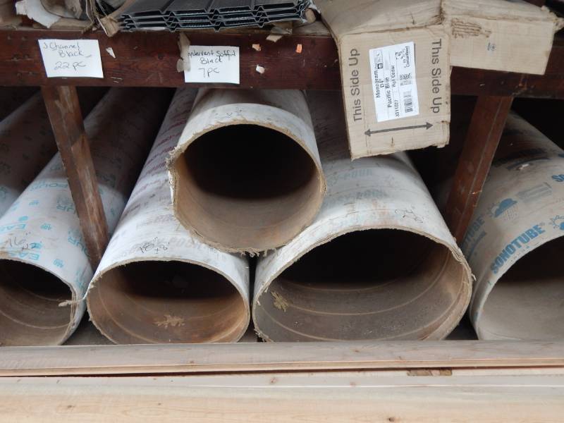 lot 267 image: 1 lot concrete form tubes