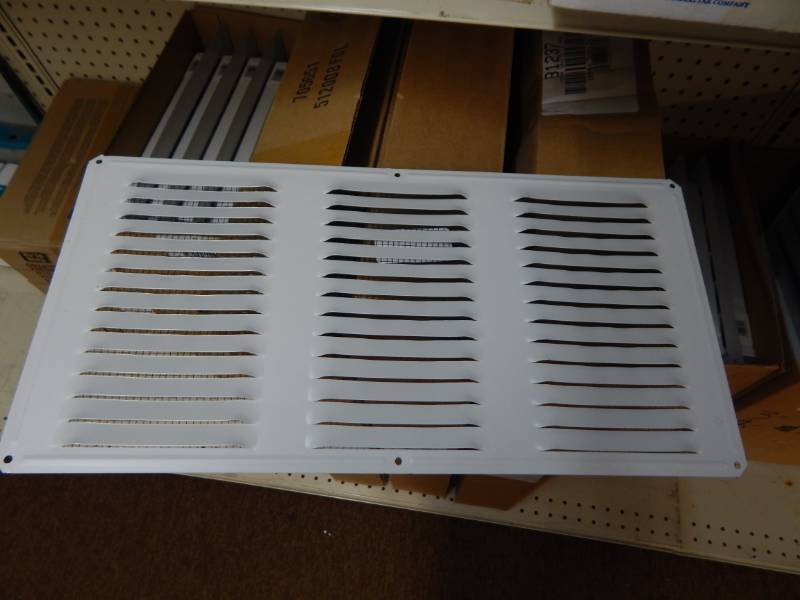 lot 289 image: White under eave vent