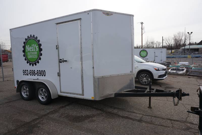 lot 5 image: 2016 H & H 12 Tandem Axle Enclosed Trailer