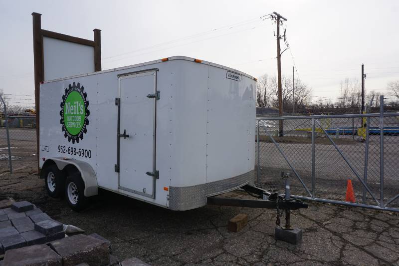 lot 7 image: 2009 Hallmark 14 Tandem Axle Enclosed Trailer