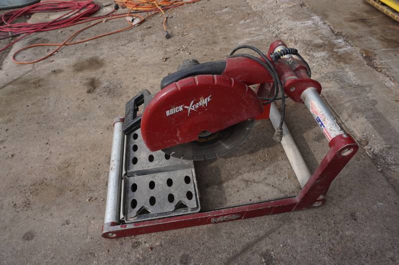 lot 14 image: MK Brick Extreme 16 Abrasive Cut Off Paver Brick Saw