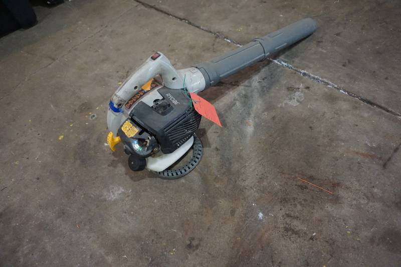 lot 18 image: Ryobi 2 Cycle Gas Powered Leaf Blower