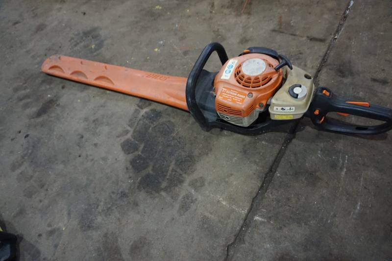 lot 21 image: Stihl Model HS81 R 30 Gas Powered Hedge Trimmer