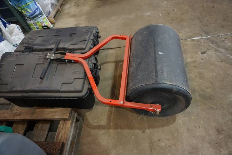 lot 25 image: Hand Roller Packer