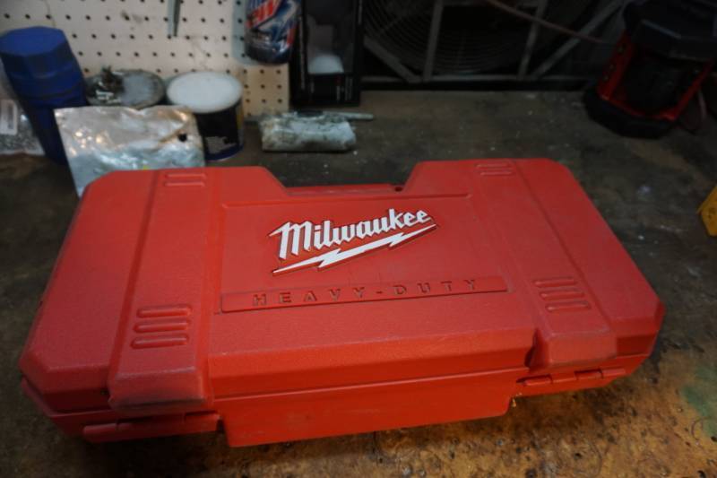 lot 31 image: Milwaukee Model 6519 Heavy Duty Sawzall With StorageCarry Case