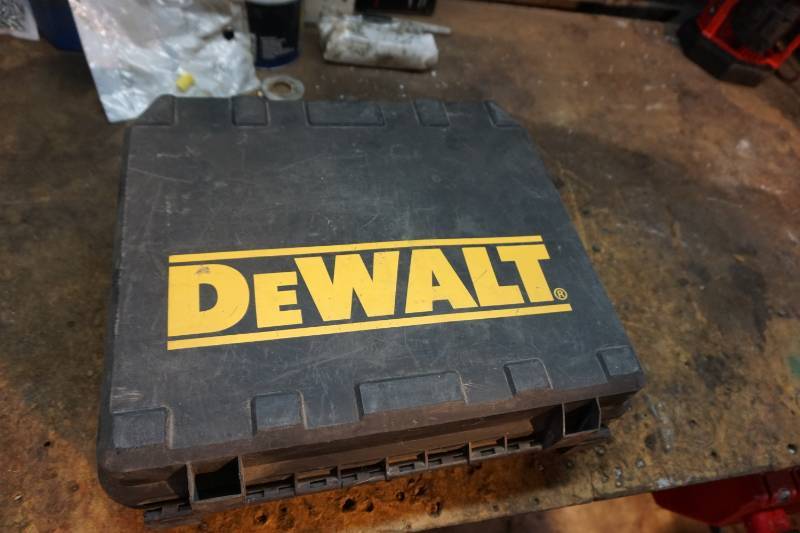 lot 35 image: DeWalt Model DW235G Electric Drill Driver