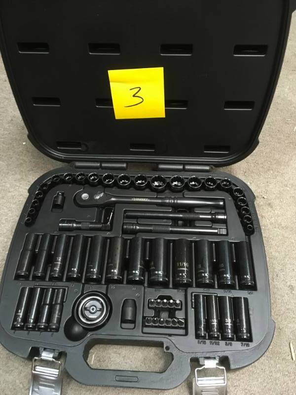 lot 3 image: Husky 38 in. Drive 100-Position Universal SAE and Metric Mechanics Tool Set (60-Piece) in good condition