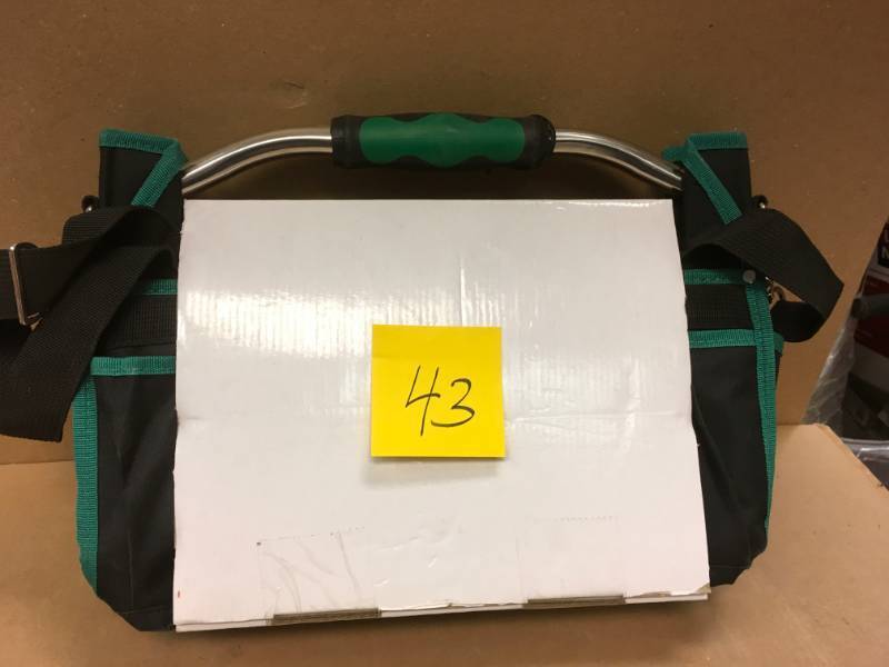 lot 43 image: 22-Piece Electricians Tool Set  in good condition