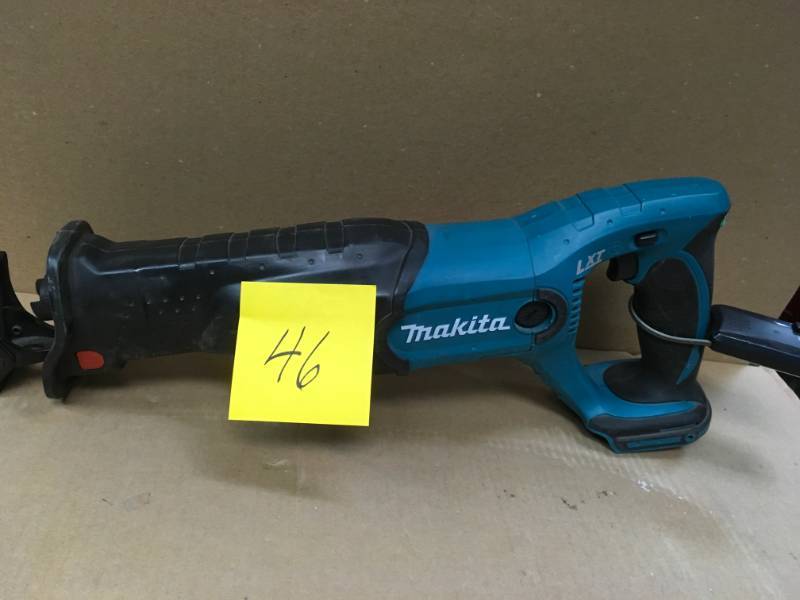 lot 46 image: Makita 18-Volt LXT Lithium-Ion Cordless Reciprocating Saw (Tool Only)  in good condition
