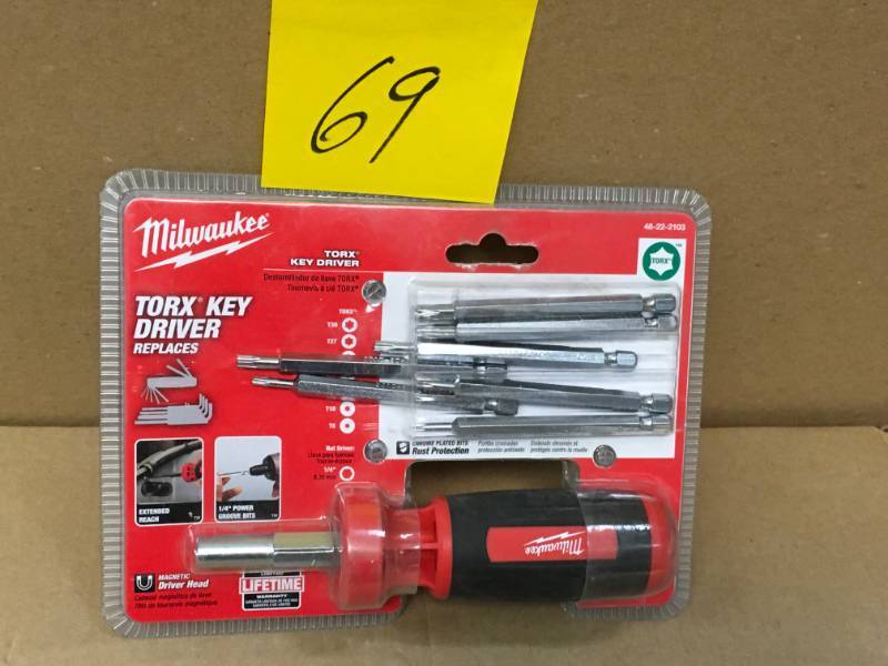 lot 69 image: MILWAUKEE ELECTRIC TOOL 48-22-2103 10-in-1 Torx Key Driver in good condition