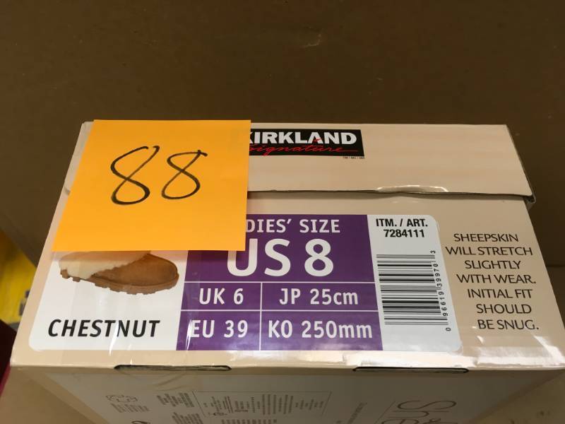 lot 88 image: Kirkland Shearling Slipper Chestnut 8 not used