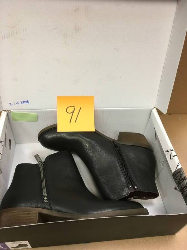 lot 91 image: Kensie Womens Ghita Leather Short Ankle Boots, Black - Size 8 not used