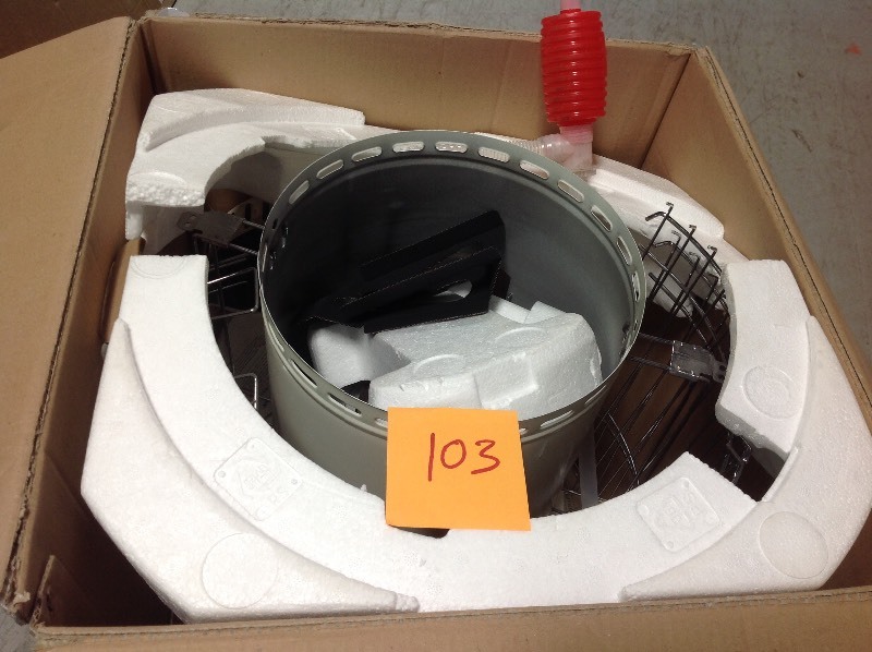 lot 103 image: DuraHeat 23,800 BTU Indoor Kerosene Portable Heater in good Condition