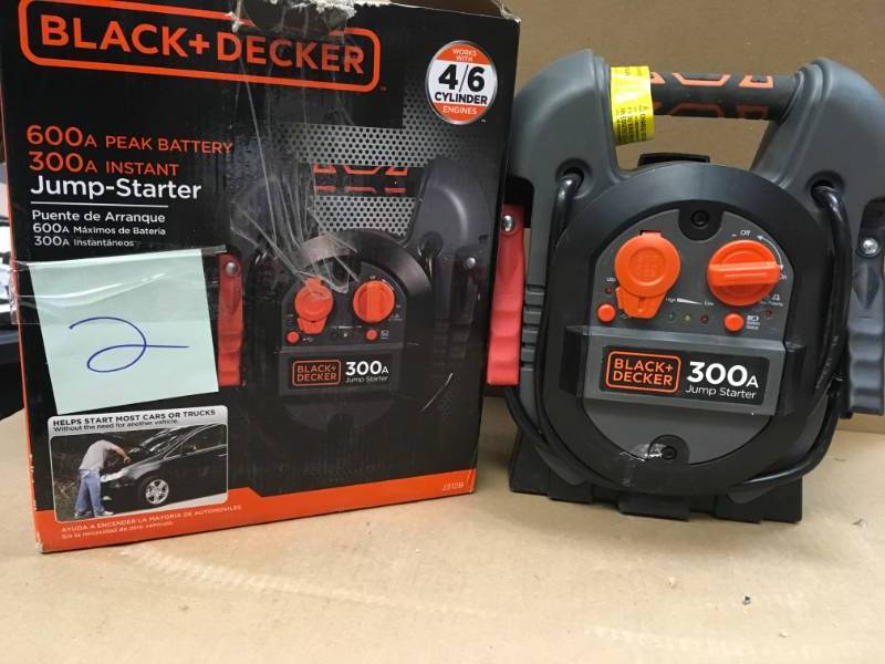 BLACKDECKER 300 Amp Portable Jump Starter in good condition