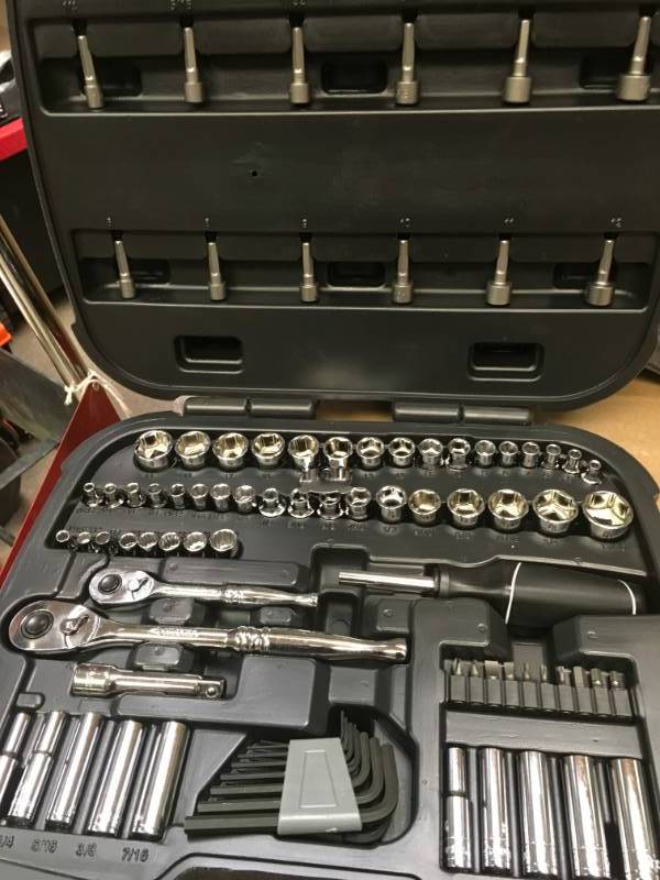 Husky Mechanics Tool Set (92-Piece) in good condition
