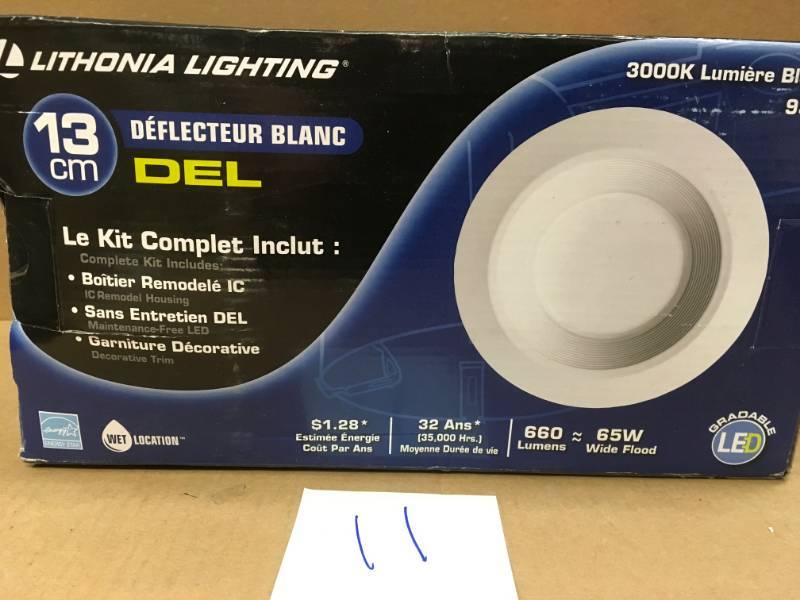 Lithonia Lighting 5 in. Matte White Recessed Baffle Integrated LED Lighting Kit in good condition
