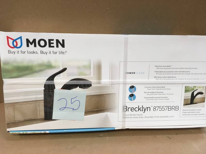 MOEN Brecklyn Single-Handle Pull-Out Sprayer Kitchen Faucet with Power Clean in Mediterranean Bronze in good condition