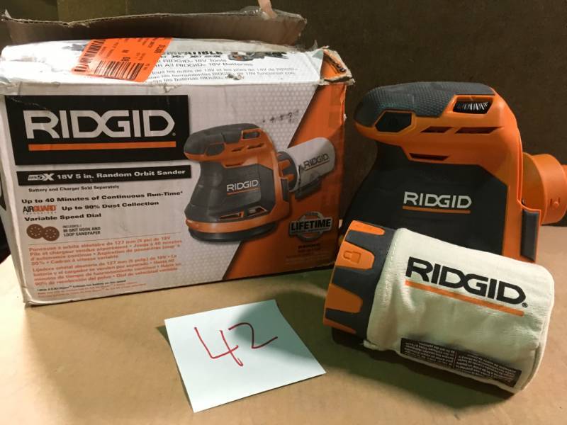 RIDGID 18-Volt Cordless 5 in. Random Orbit Sander (Tool Only) in good condition