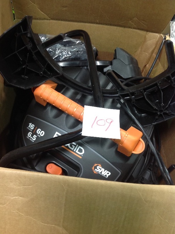 RIDGID 16 Gal. 6.5-Peak HP Stainless Steel Wet Dry Vac in very good condition