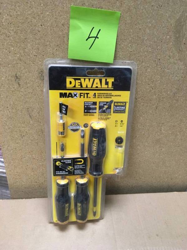 lot 4 image: DEWALT Combination MAXFIT Screwdriver Set (4-Piece) MISSING ONE PC in good condition