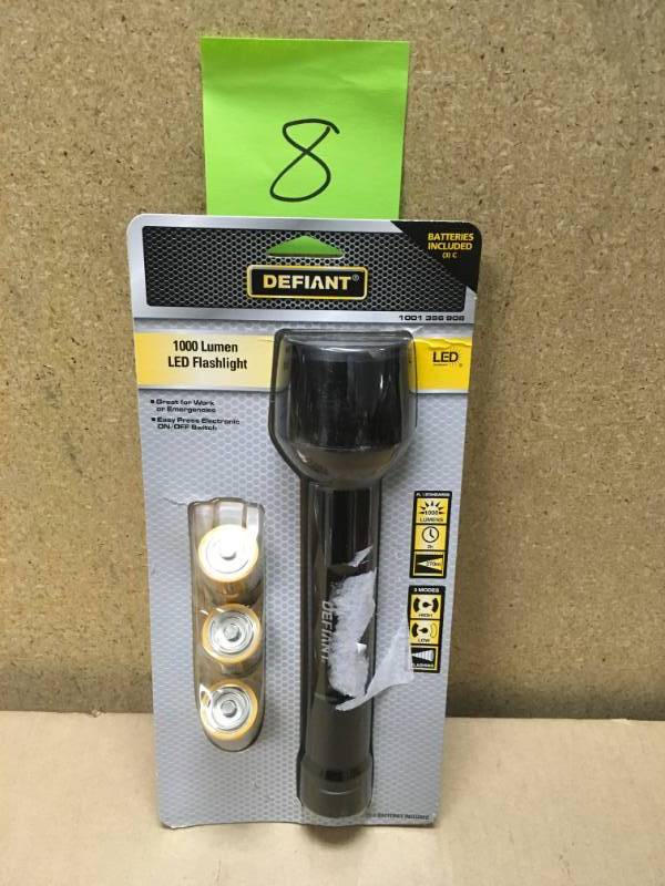 lot 8 image: Defiant 1000 Lumen LED Flashlight Ultra Bright Light 3 Mode in good condition