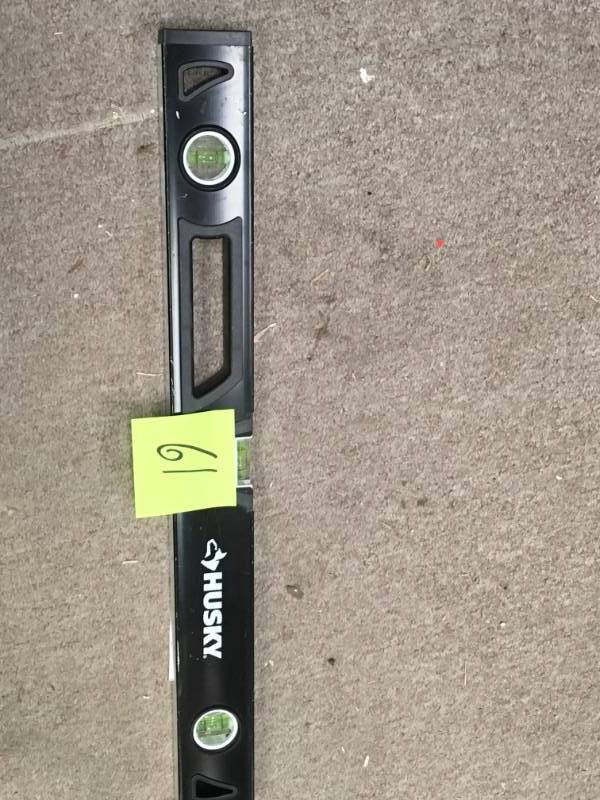 lot 61 image: Husky 24 in. Box Beam Level in good condition