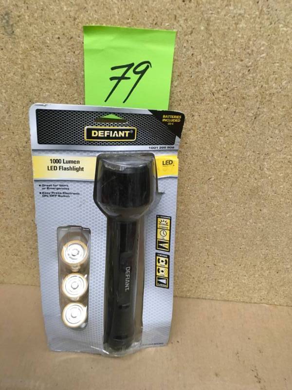 lot 79 image: Defiant 1000-Lumen LED Aluminum Flashlight in good condition