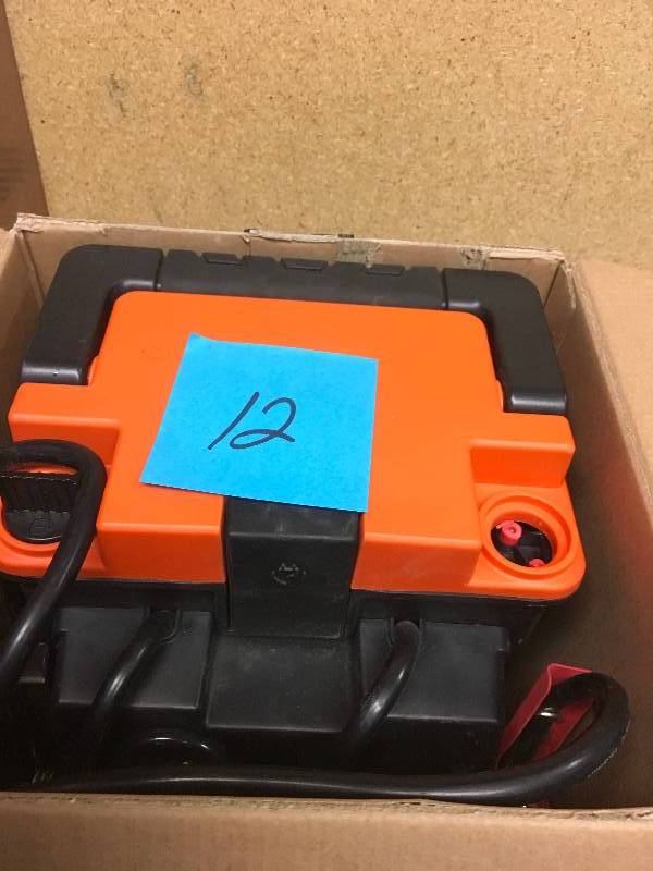 BLACK  DECKER JS75C2PB 750 Amp Portable Power Station  in very good condition